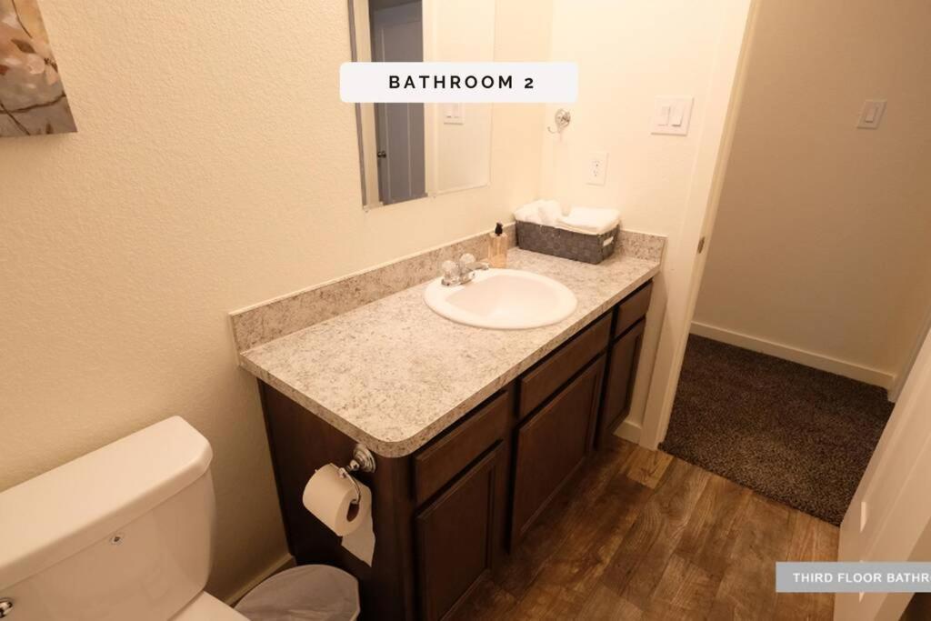 Villa 3 Story, 3 Bdrm, 4 Beds, 2 Bath, North Houston, Iah - 10B Extérieur photo